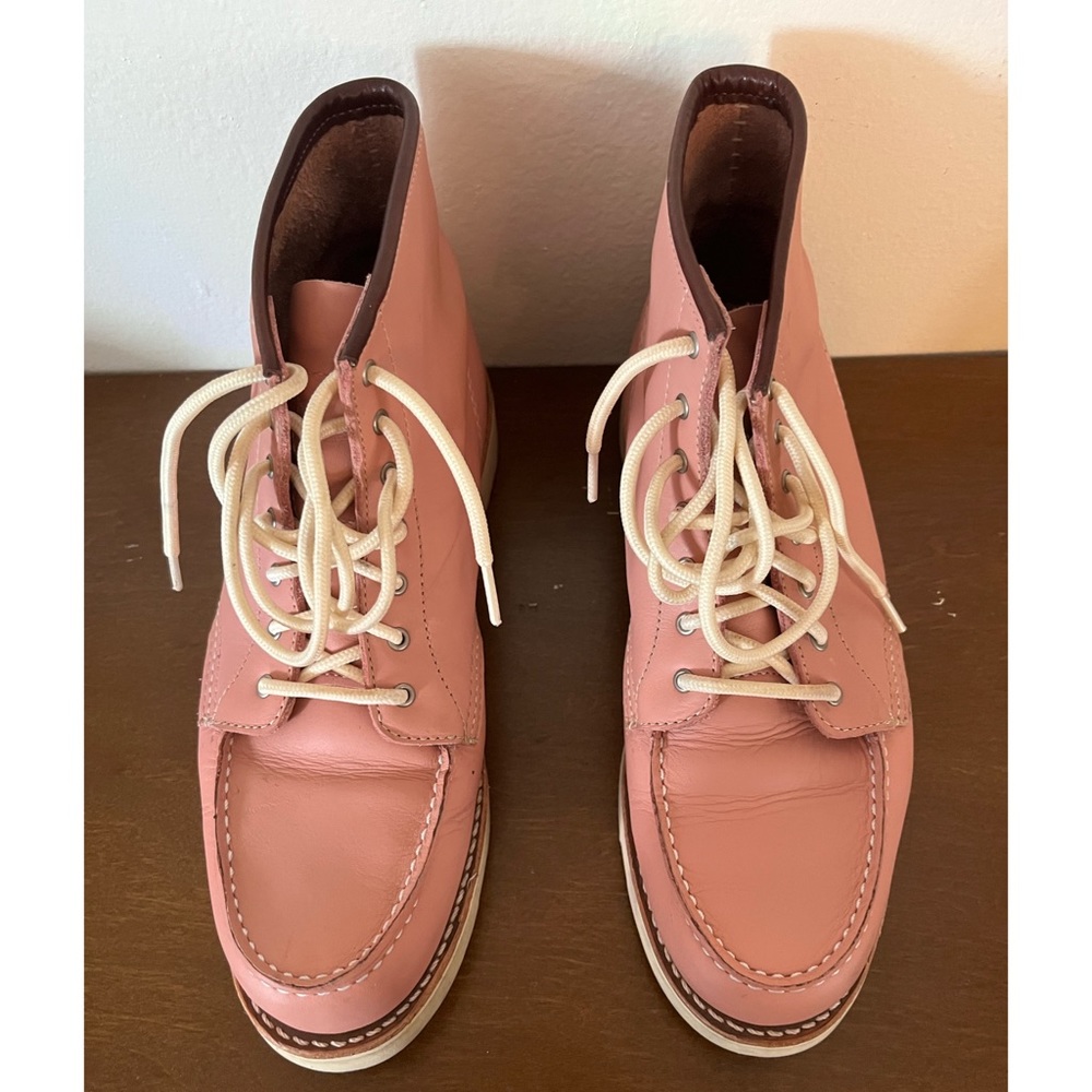 Super rare rose pink leather red wing heritage moccasin boots! 💕🌹💕